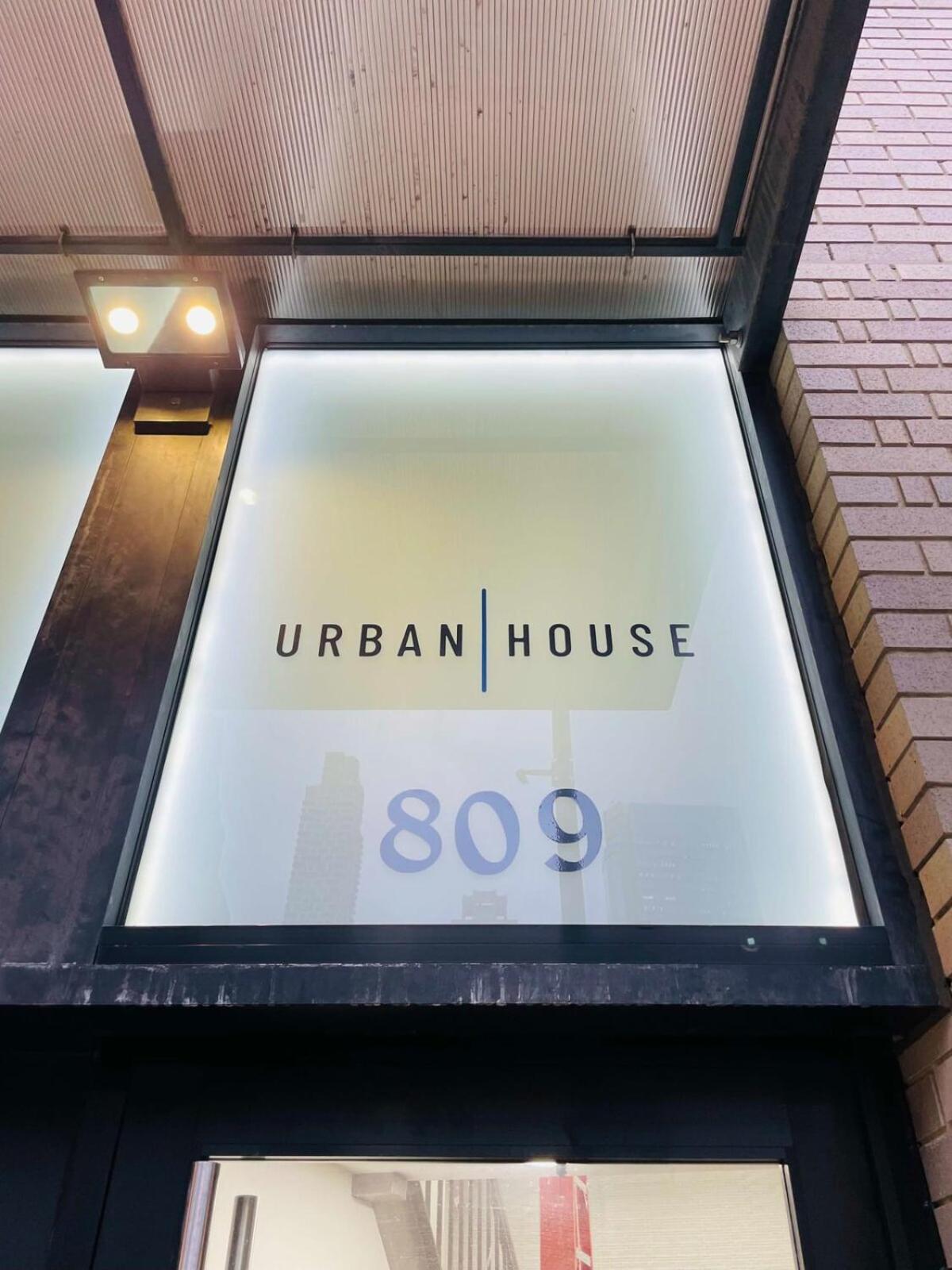 Apartment 809-6a New 2br Duplex With A Private Patio *