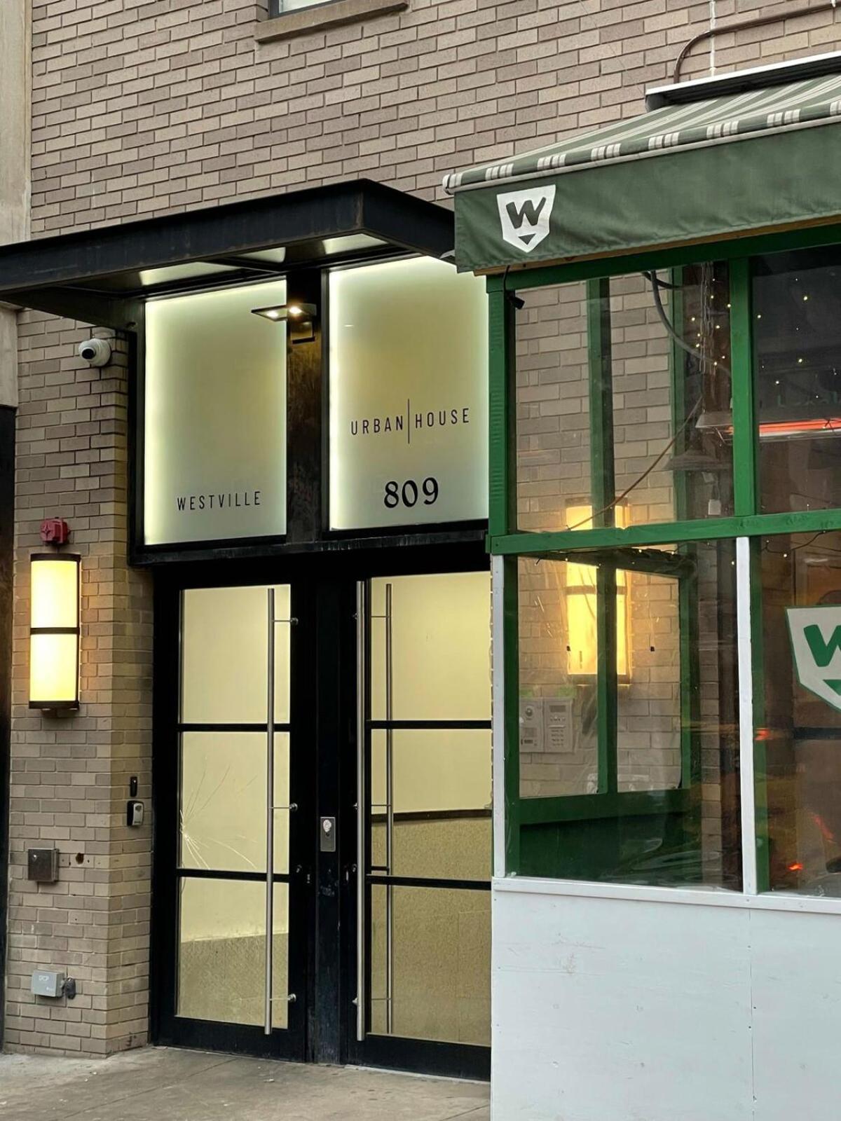Apartment 809-6a New 2br Duplex With A Private Patio New York